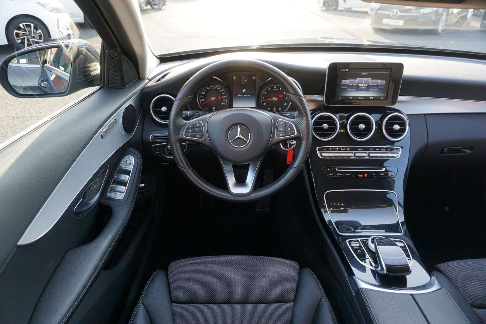 Mercedes-Benz C250 T Avantgarde LED Navi el. Heckklappe PDC
