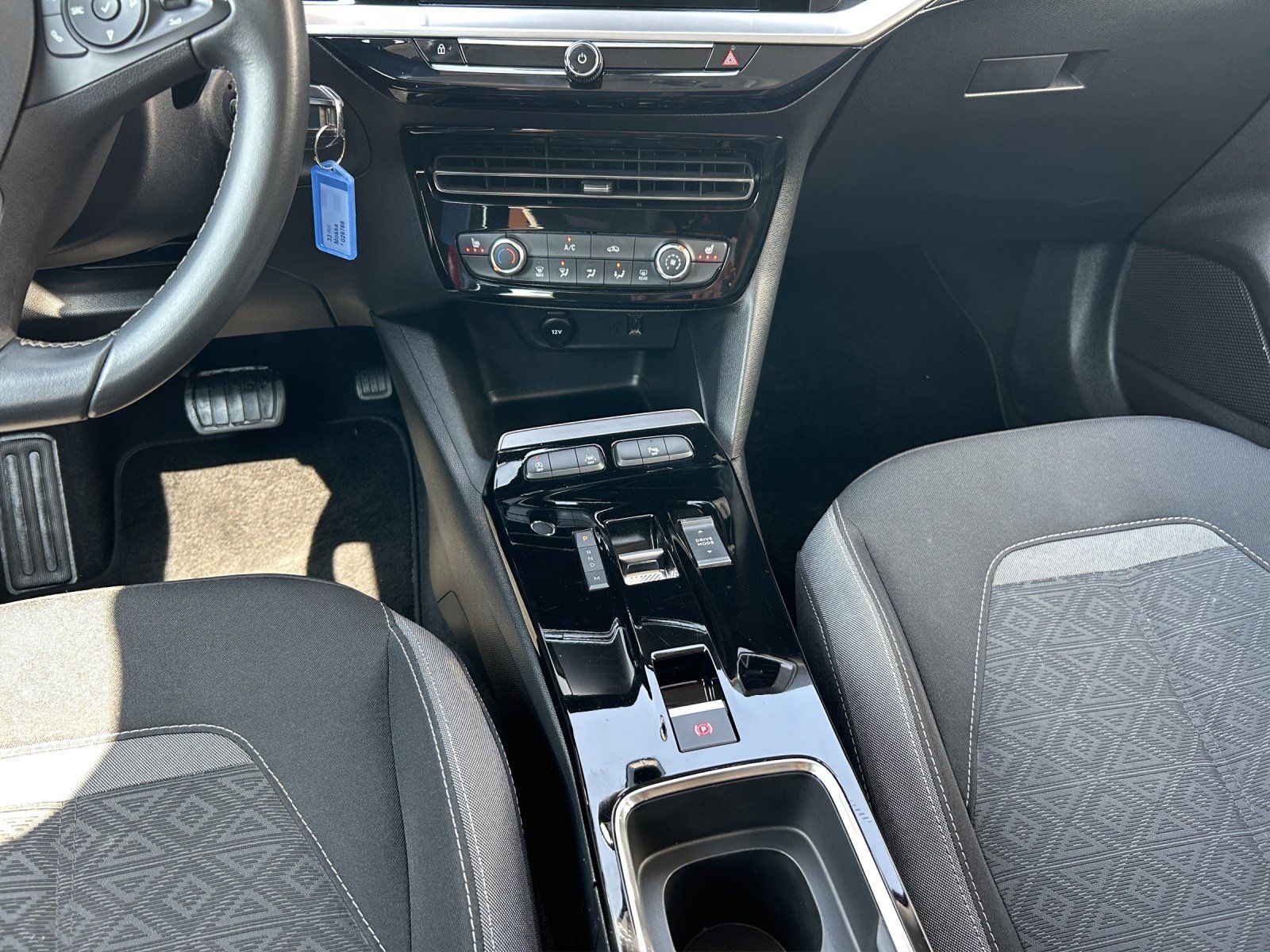 Fahrzeugabbildung Opel Mokka 1.2 Turbo Aut. Edition/SHZ/KAMERA/LED/