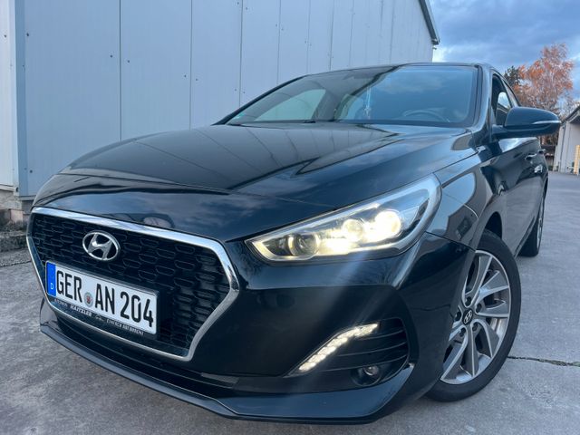 Hyundai i30 Passion + Navi, Lenkradheizung, Automatik