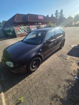 Volkswagen VW Golf 1,9 TDI - Volkswagen Golf aus 2001 mit Diesel-Antrieb: Limousine