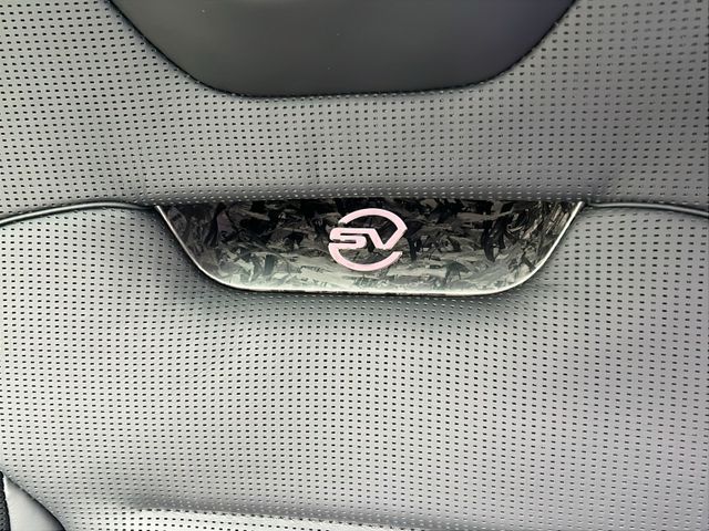 Fahrzeugabbildung Land Rover SV Edition Two P635 4,4 V8 Carbon Keramik Bremse