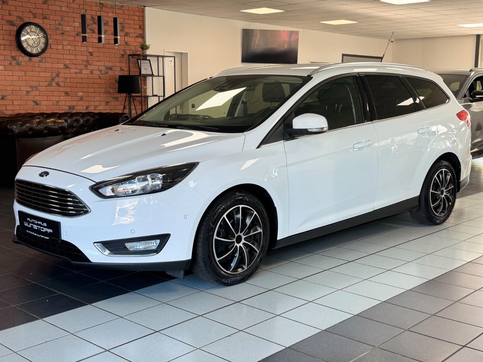 Ford Focus Turnier Titanium NAVI/SHZ/PDC/LEDER/APP/