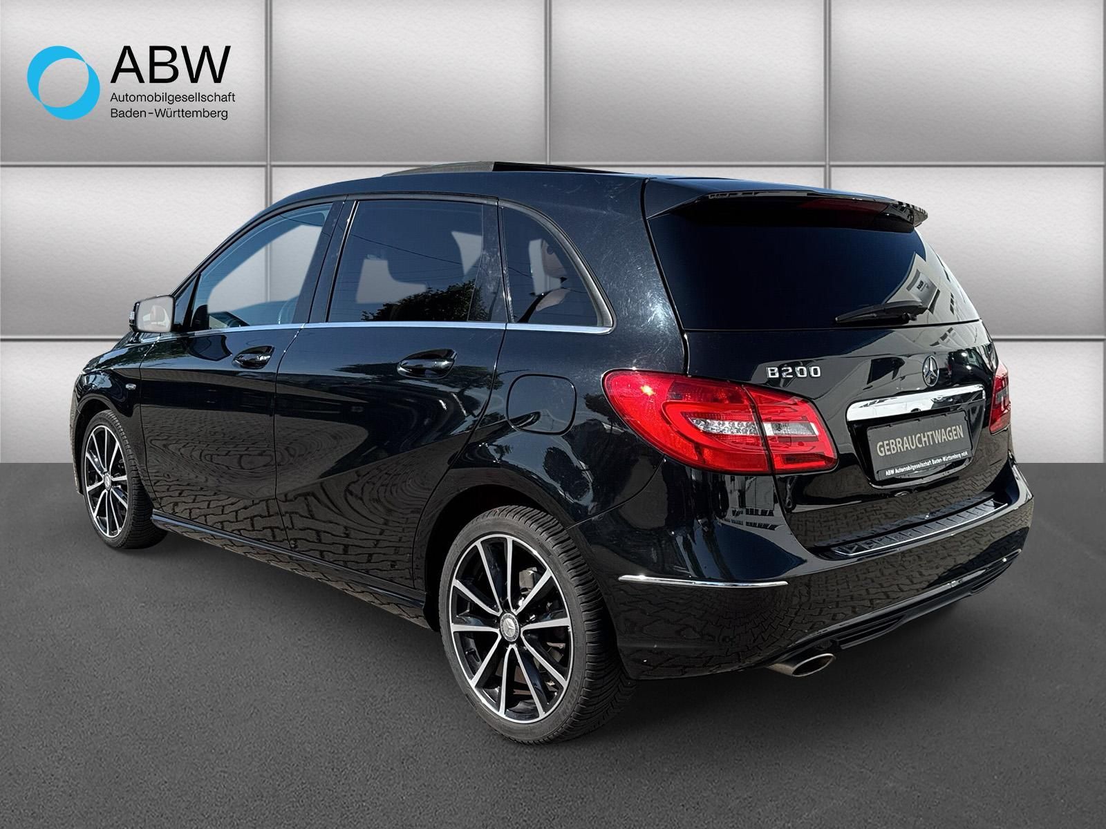 Fahrzeugabbildung Mercedes-Benz B 200 BlueEfficiency Panorama Leder