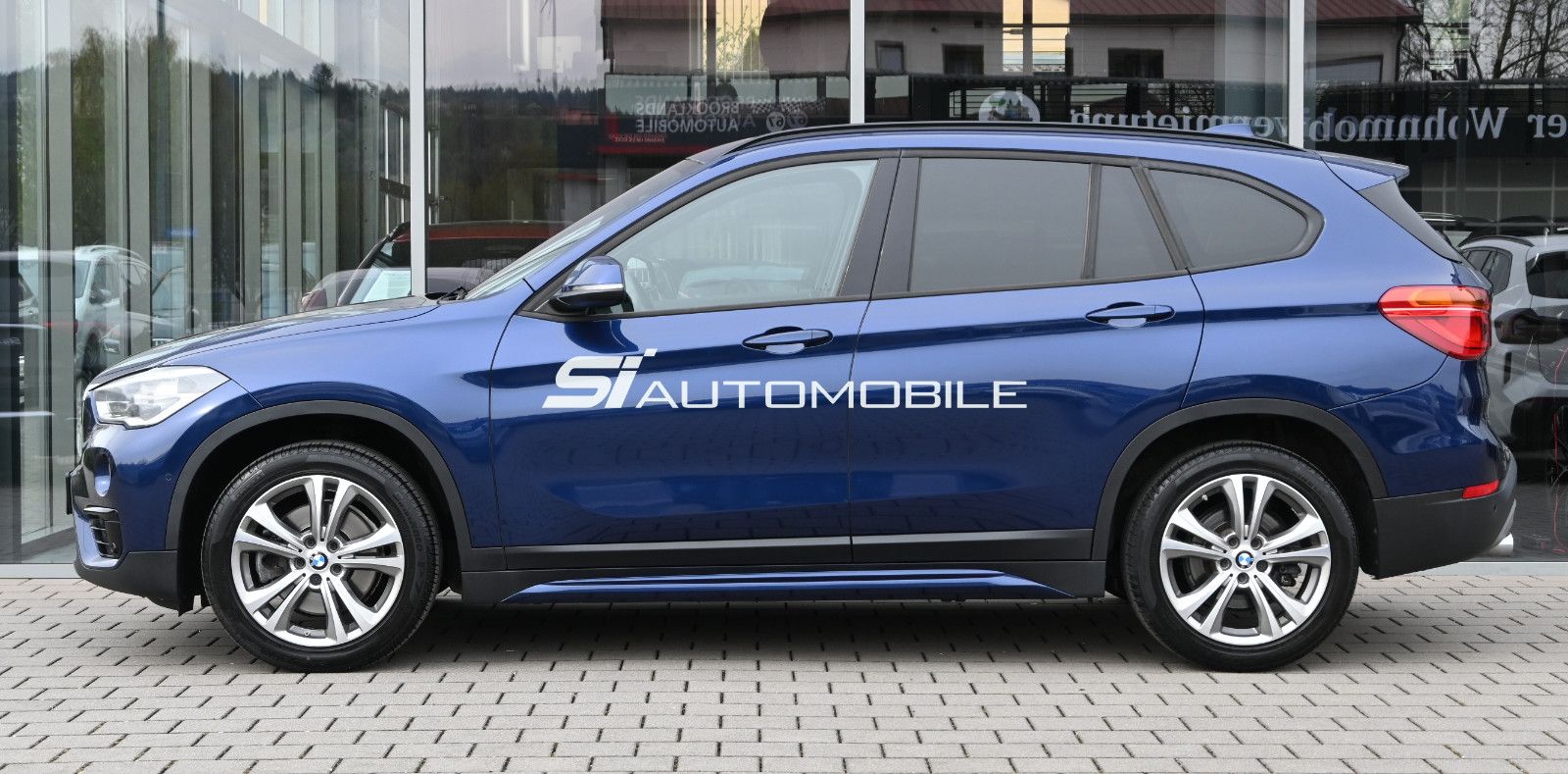 Fahrzeugabbildung BMW X1 xDr20d SPORT °AHK°KAMERA°LEDER°MEMO°NAVI°PANO