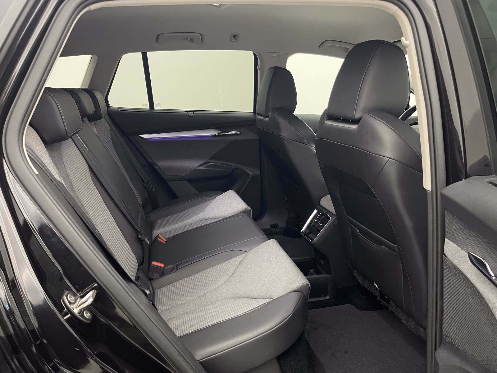 Skoda Enyaq 80 x Loft AHK*360°KAM*MEMORY*HUD*pACC