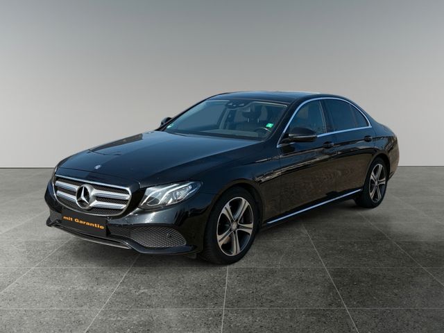 Mercedes-Benz E 220 d-Automatik-Kamera-Pano-Leder