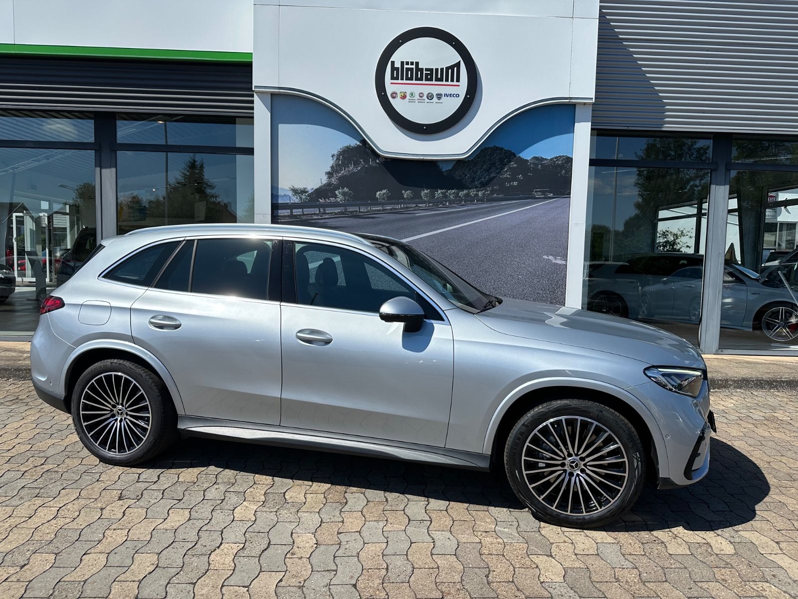MERCEDES-BENZ GLC 200 4Matic AMG Line Pano 20"