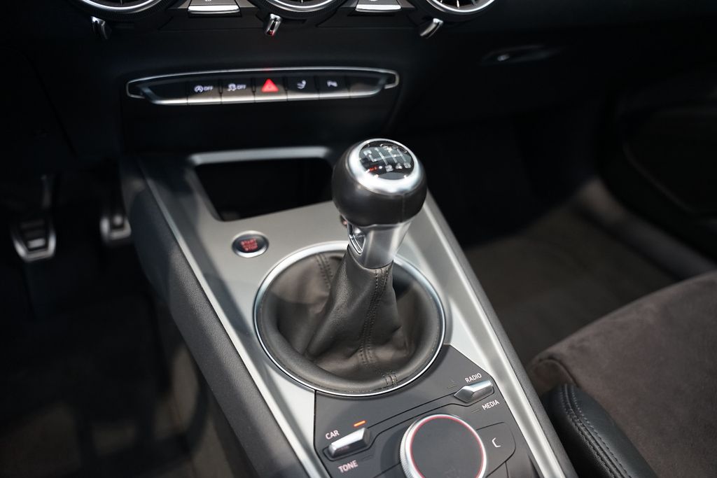 AUDI TT Roadster 1.8 TFSI | MMI | Xenon | Alcantara AUDI TT Roadster 1.8 TFSI | MMI | Xenon | Alcantara