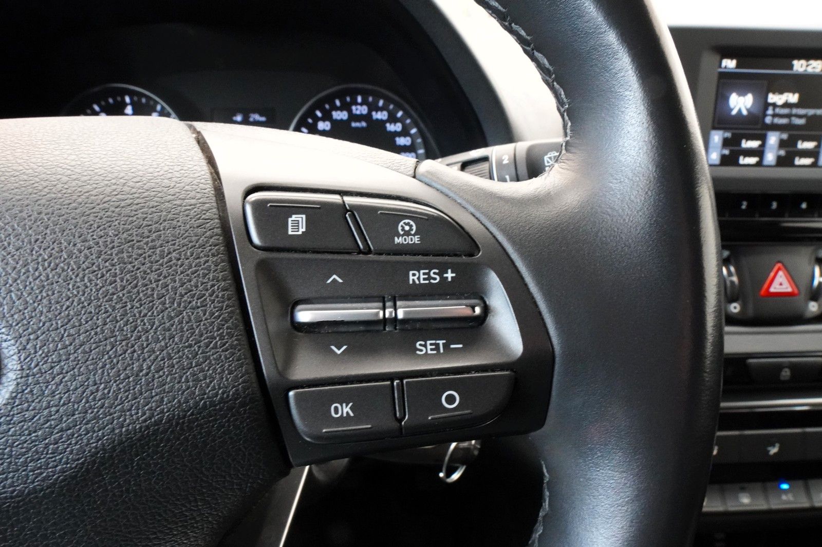 Fahrzeugabbildung Hyundai i30 cw Family *Shz*8-fach*HU Neu*