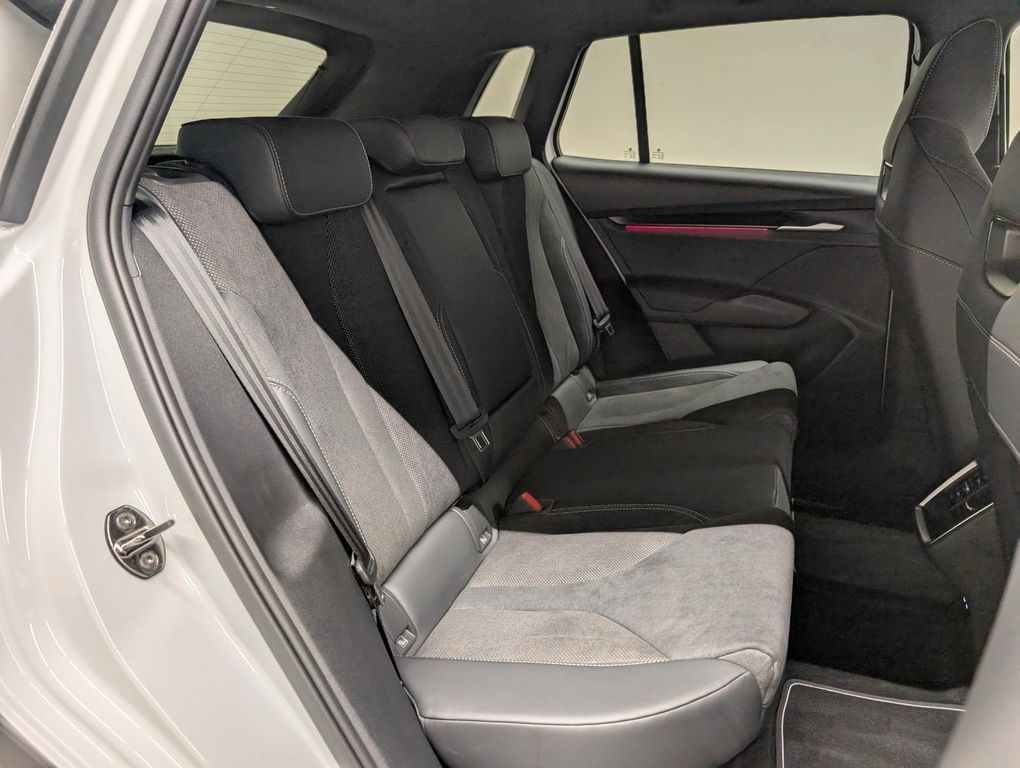 SKODA Elroq Sportline 60 ACC Navi LED - Bild 9
