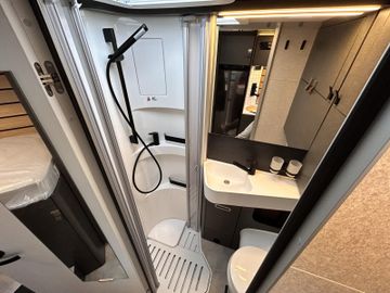 HYMER ERIBA HYMERCAR ML-T CrossTrail 580 4x4 Winterpaket XL Bett GFK