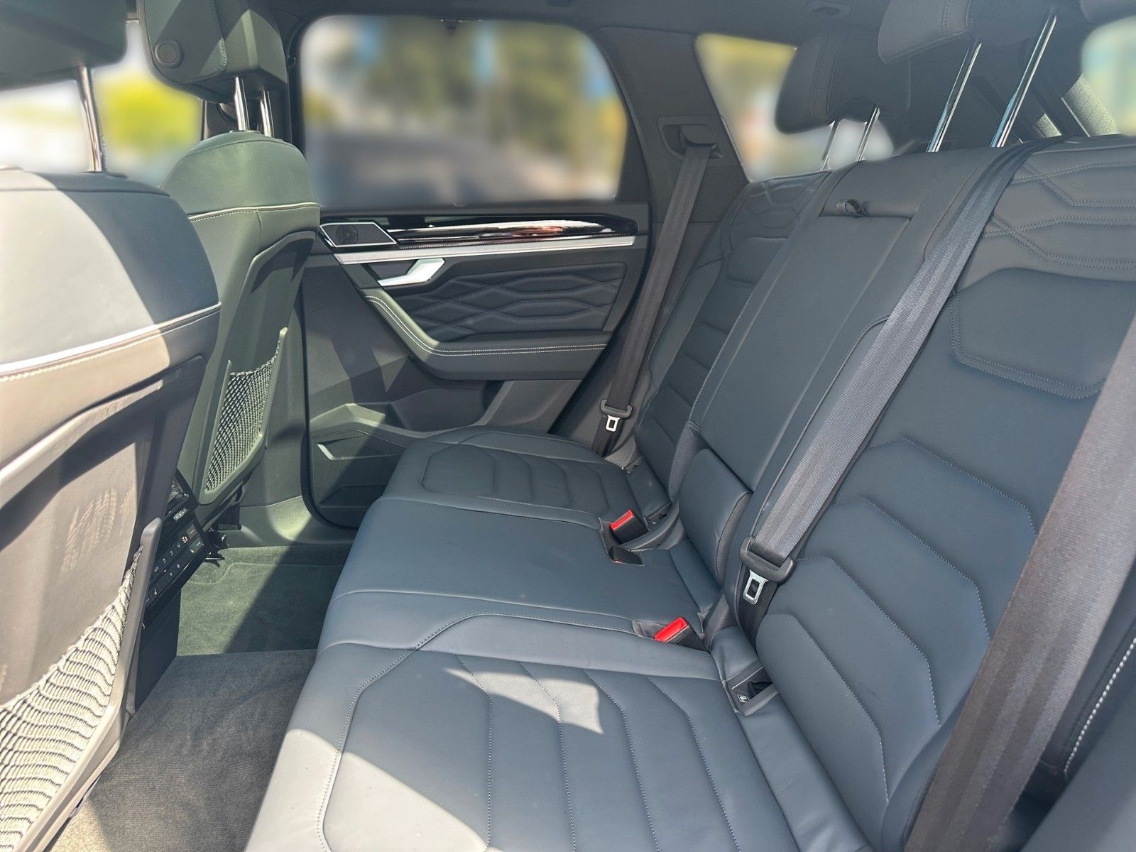 Fahrzeugabbildung Volkswagen Touareg 3.0 TDI  4Motion R-Line Pano ACC Nachtsi