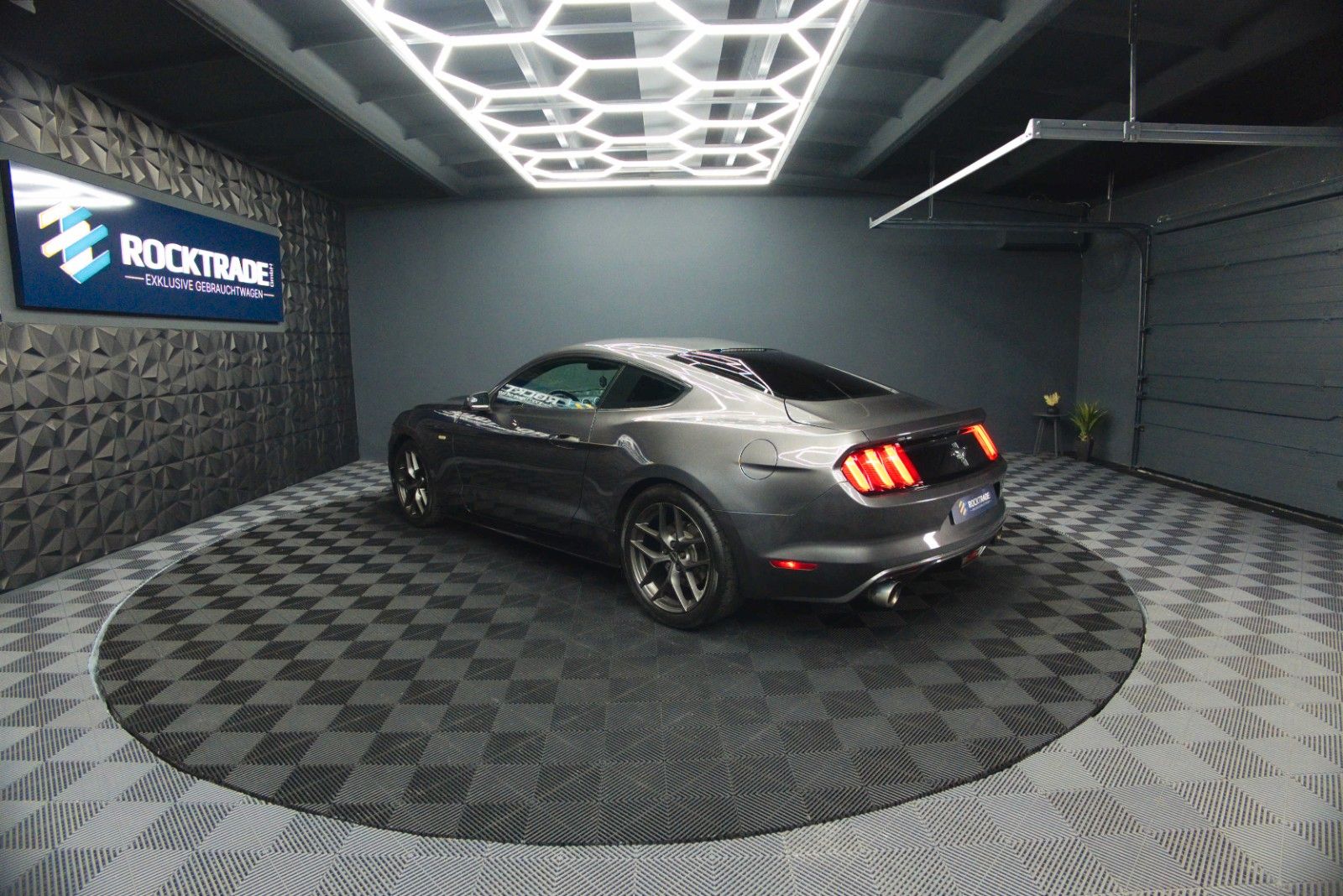 Fahrzeugabbildung Ford Mustang 3.7 V6 GT Coupe 19Zoll | Xenon | Kamera