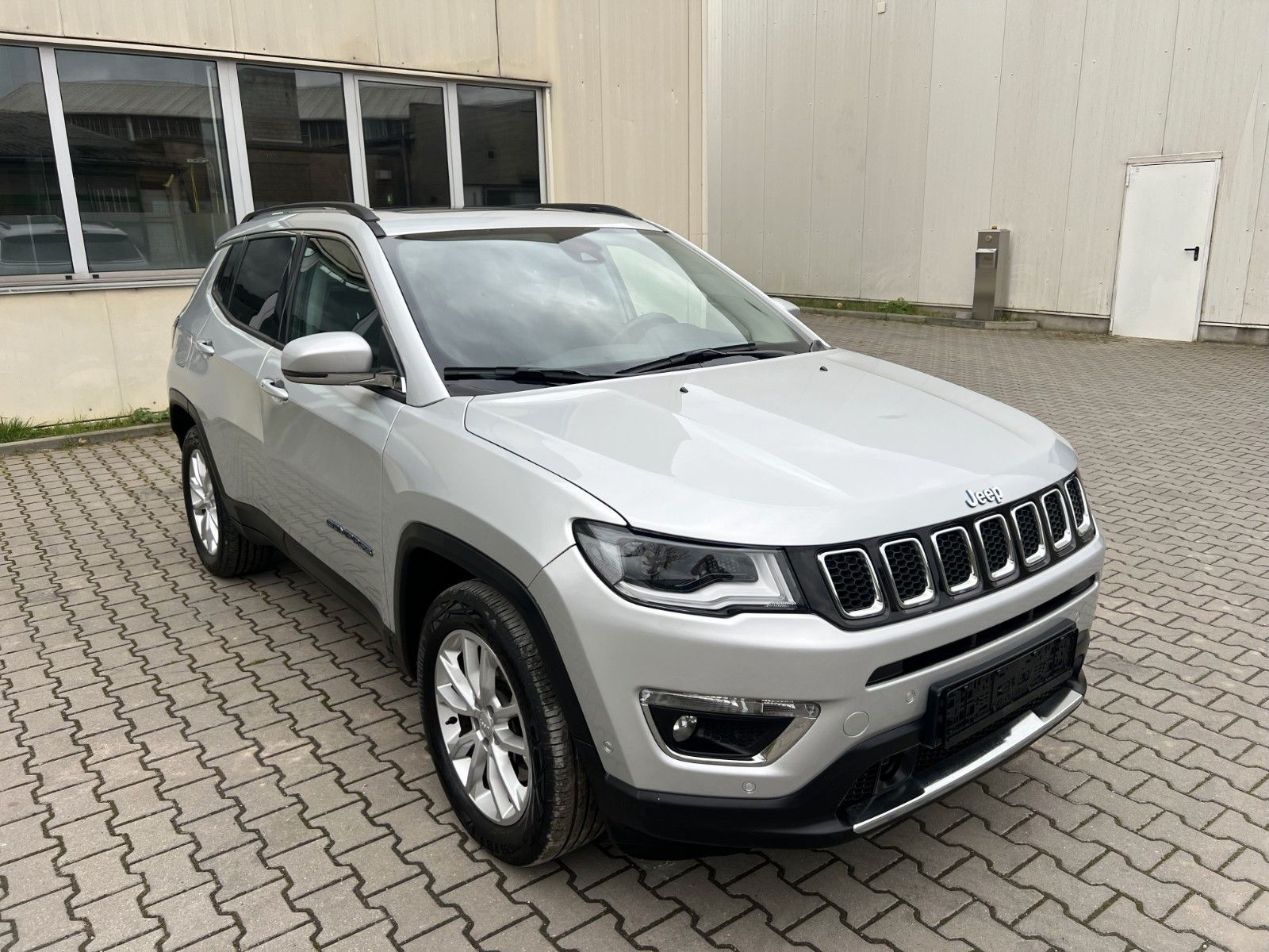 Jeep Compass Limited Plug-In Hybrid 4WD.Panorama imagem 3