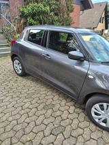 Suzuki Swift 1.2 DUALJET HYBRID Club Club - Suzuki Swift von privat