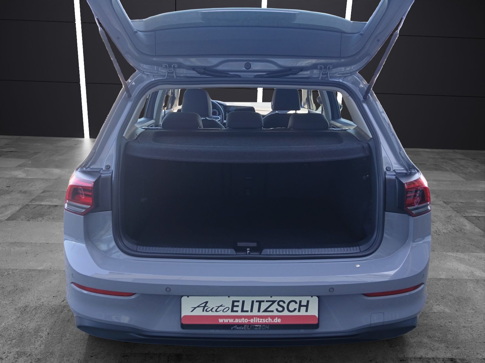 Fahrzeugabbildung Volkswagen Golf VIII eTSI Life DSG LED Navi AID ACC PDC SH