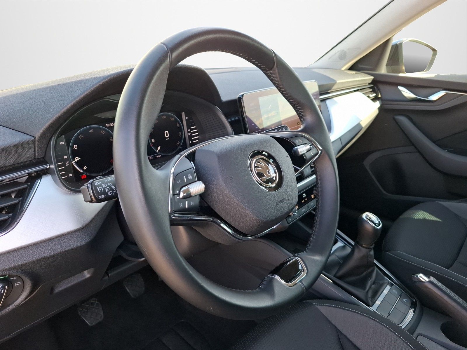 SKODA Kamiq Tour 1.0 TSI KLIMA / NAVI / VIRTUAL-COCKPI - Image 11
