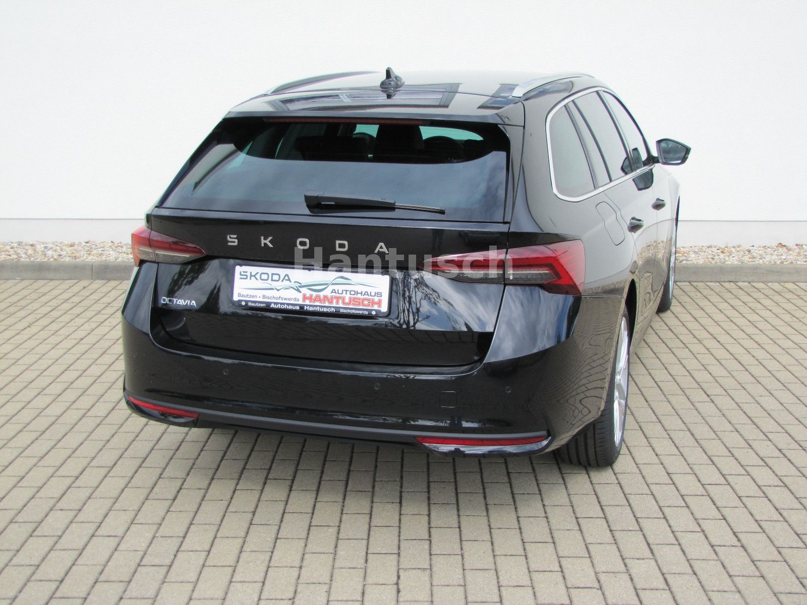 Fahrzeugabbildung SKODA Octavia Combi Exclusive 2.0 TDI 150PS 7-Gang DSG