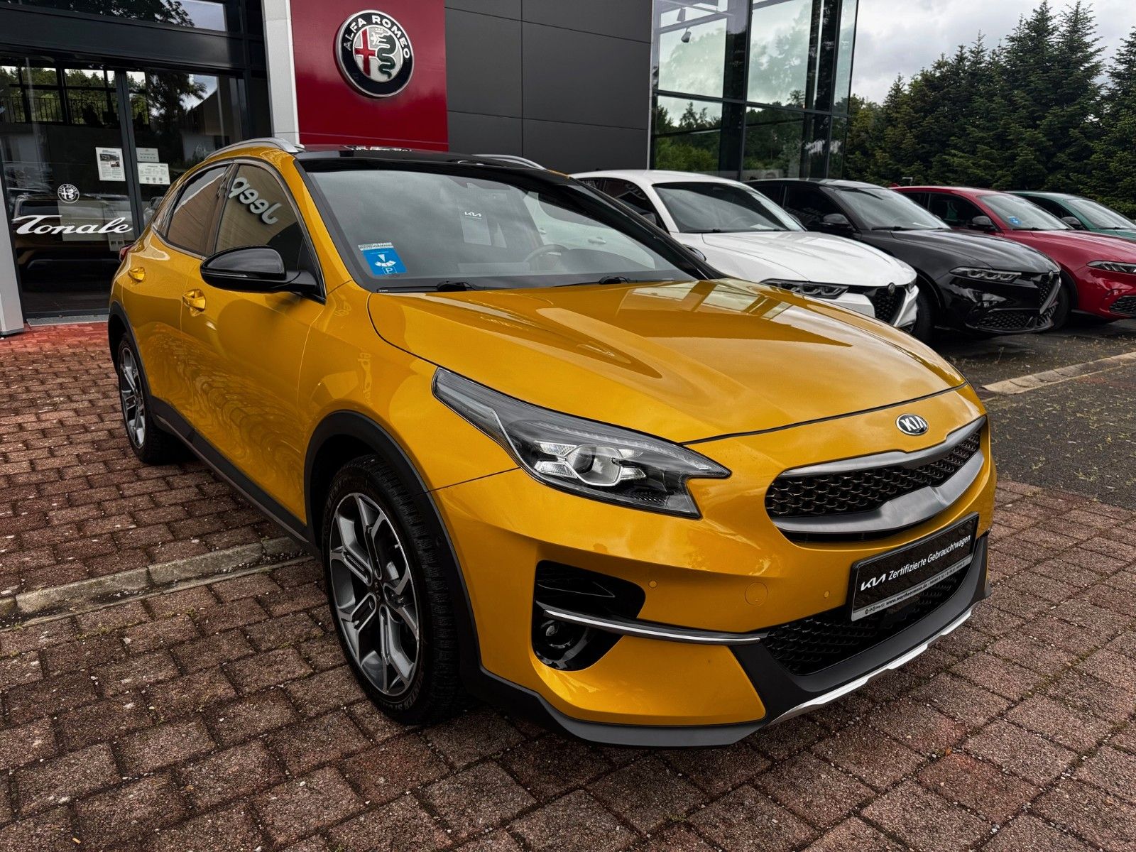 Fahrzeugabbildung Kia XCeed 1.4 T-GDI Automatik Glasdach JBL Navi Memo