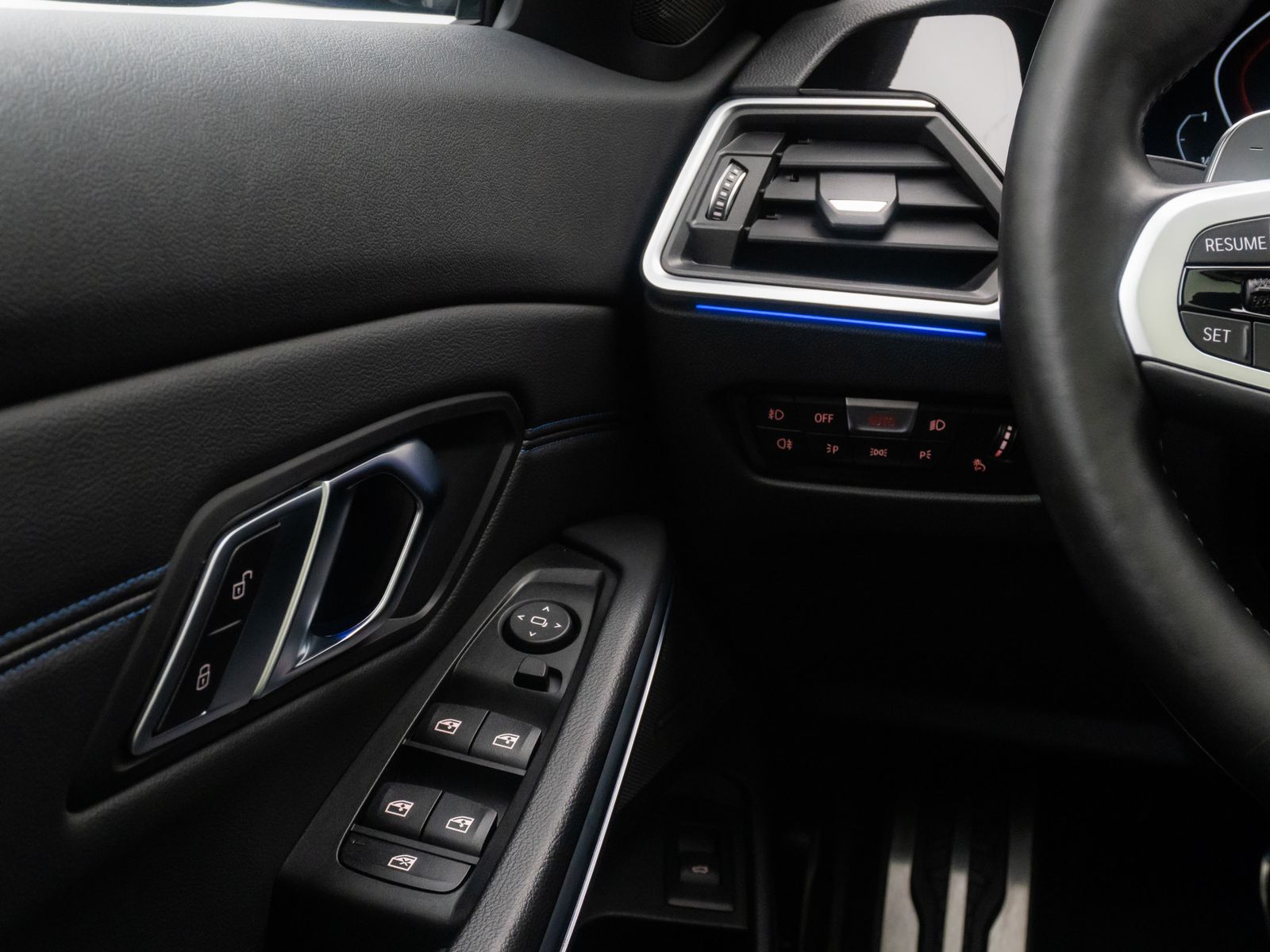 Fahrzeugabbildung BMW 320d M Sport Kamera DAB Panorama H/K 19Zoll