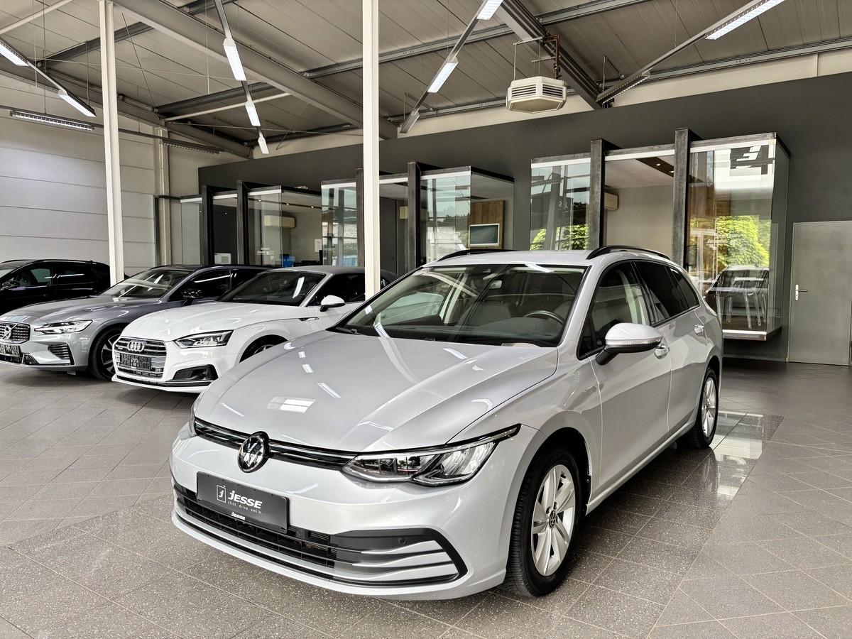 Volkswagen Golf VIII 1.0 TSI Life LED ACC Navi PDC SHZ