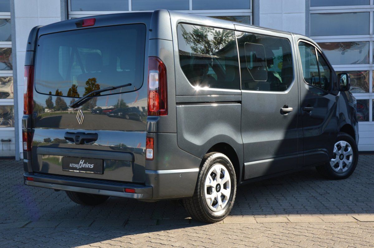 Fahrzeugabbildung Renault Trafic Combi   L1H1 3,0t (8/9 Sitze) Evolution