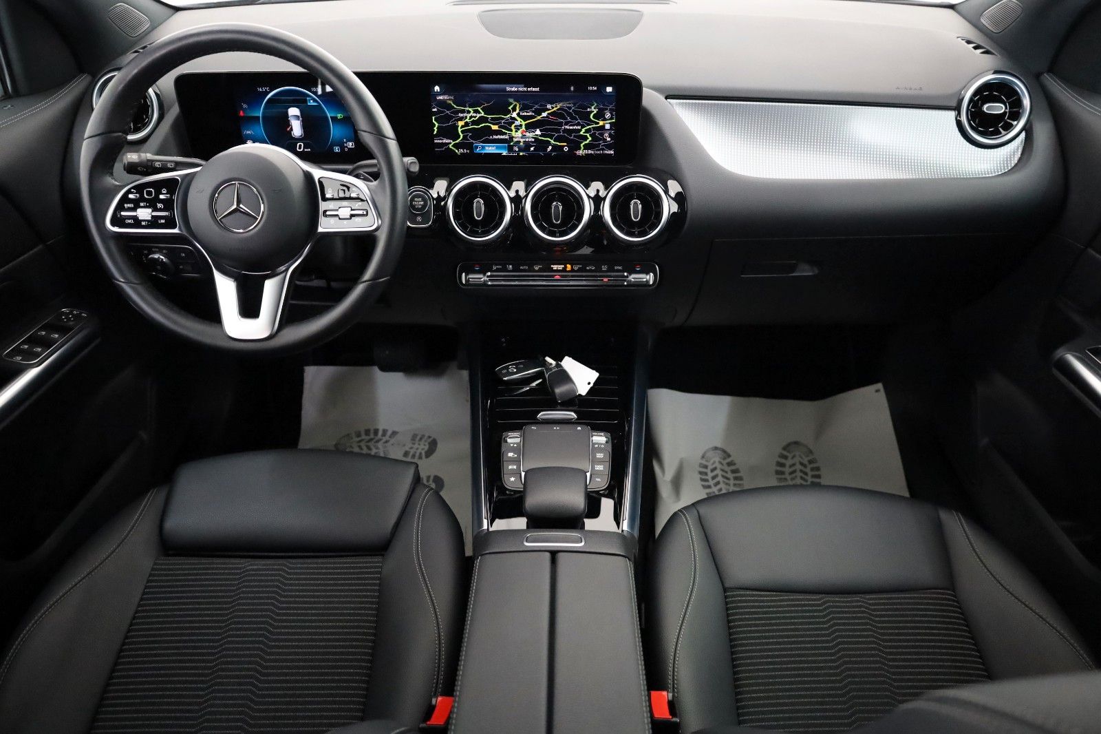 Fahrzeugabbildung Mercedes-Benz GLA 200 d, Automatik, Teillled., Navi, LED, Kam