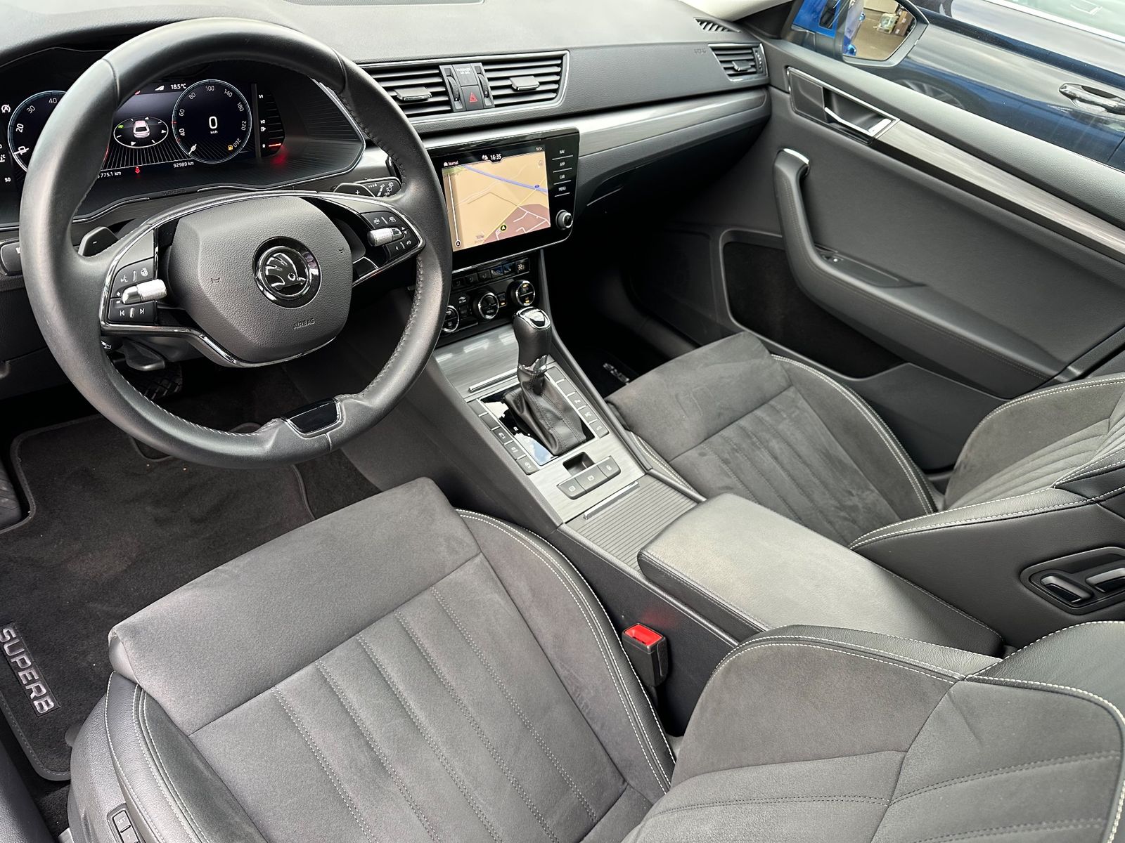 Fahrzeugabbildung SKODA Superb Combi 2.0 TDI DSG 4x4 Style NAV+LED+AHK