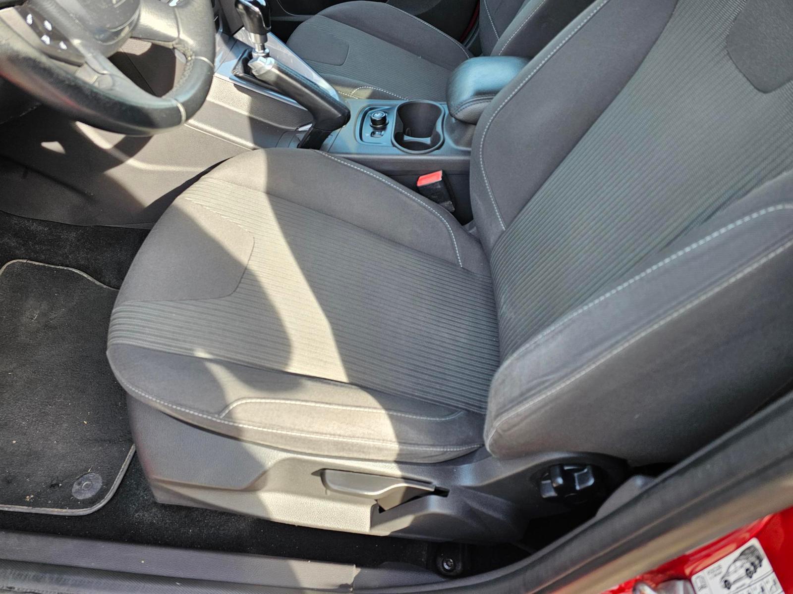 Ford Focus 2013 — photo 15