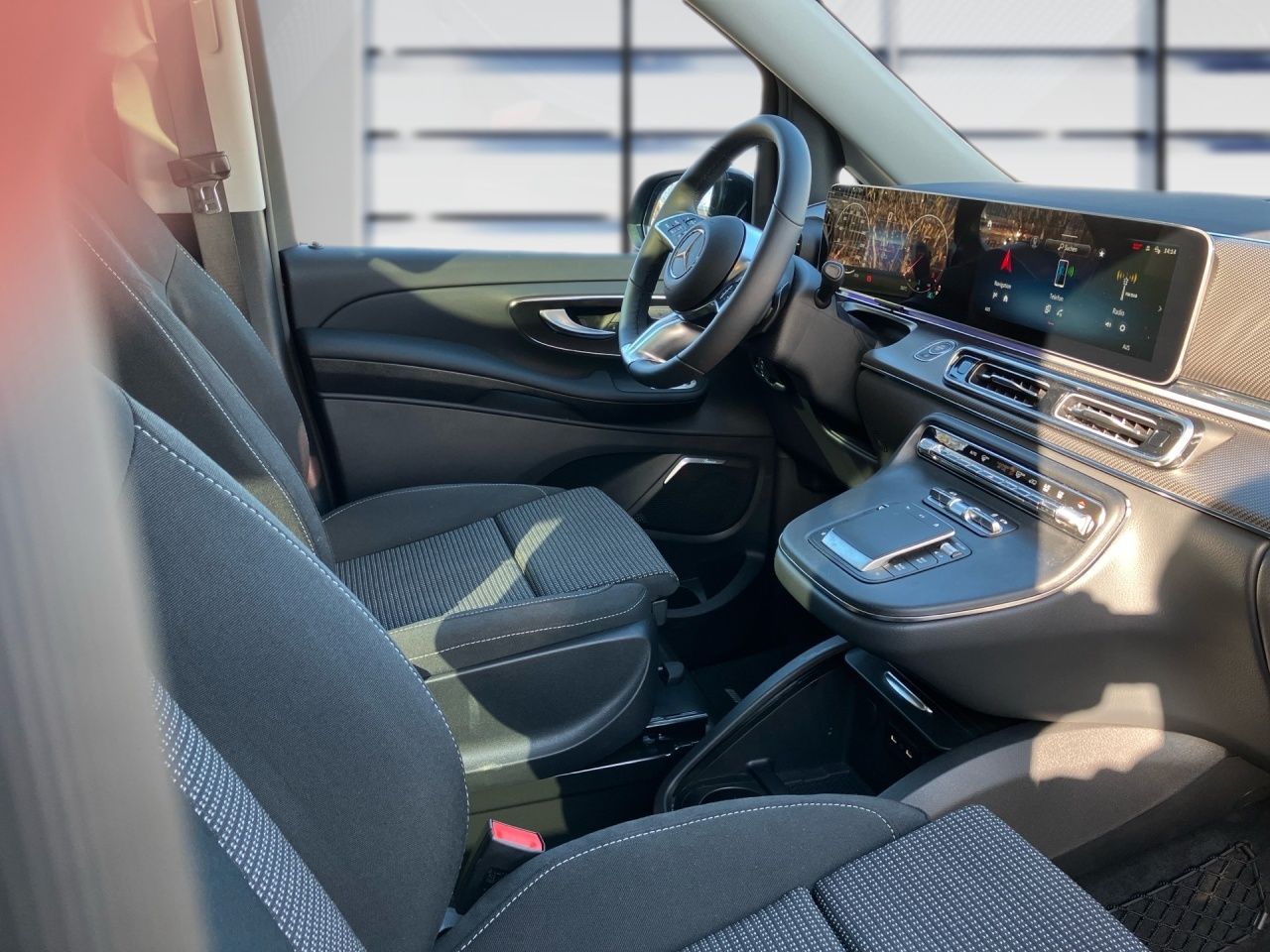Fahrzeugabbildung Mercedes-Benz V 300 d STY/L 4x4 ALLRAD+AIRMATIC+PANO+AHK+LED