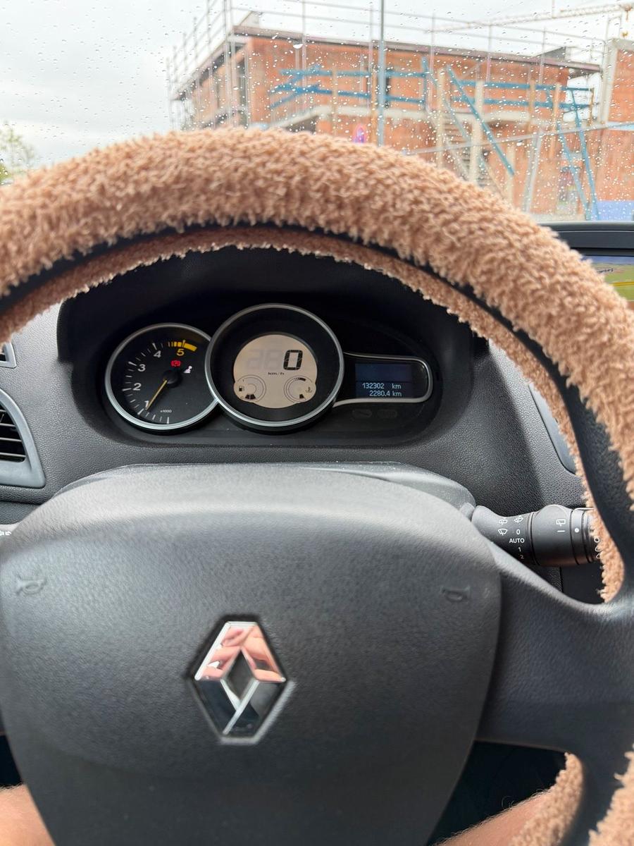 Renault Megane 2011 — photo 13