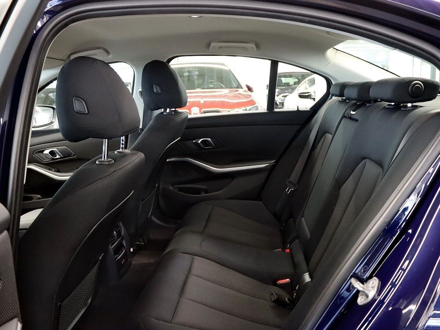 BMW 330e Advantage Head-Up, Kamera foto 9