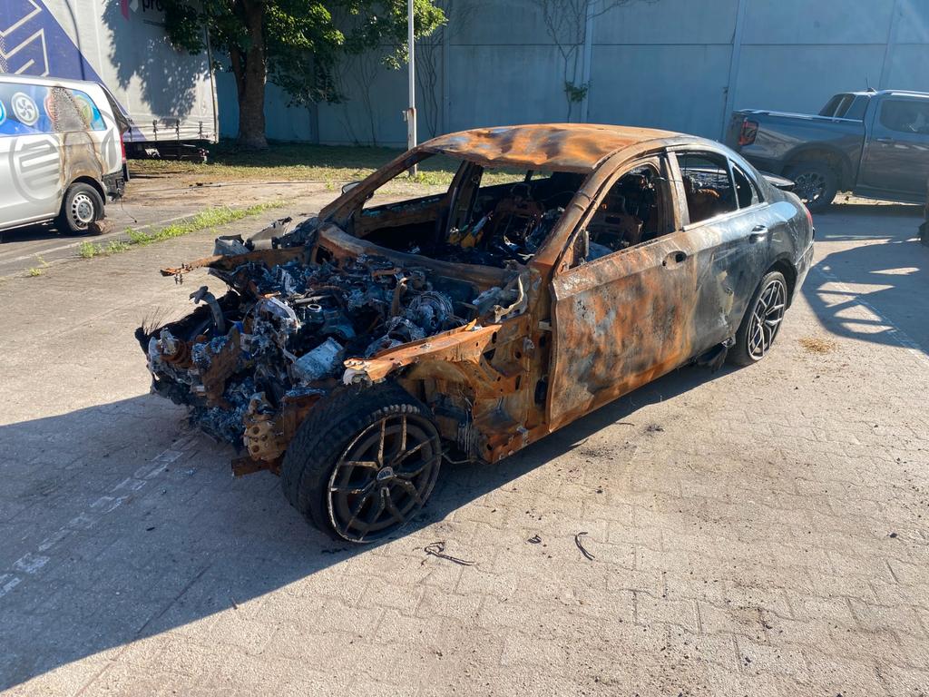MercedesBenz E 300e AMGLineNightMultibeam360CamHeadUp 2020