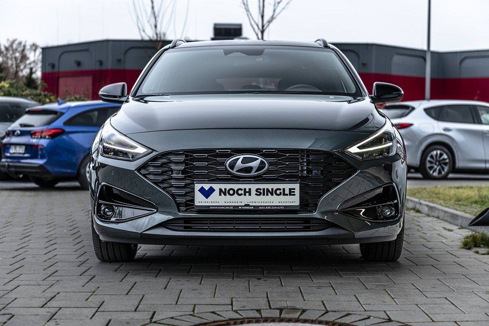 Fahrzeugabbildung Hyundai i30 Kombi 1.0T 100PS DCT ADVANTAGE Plus-Paket