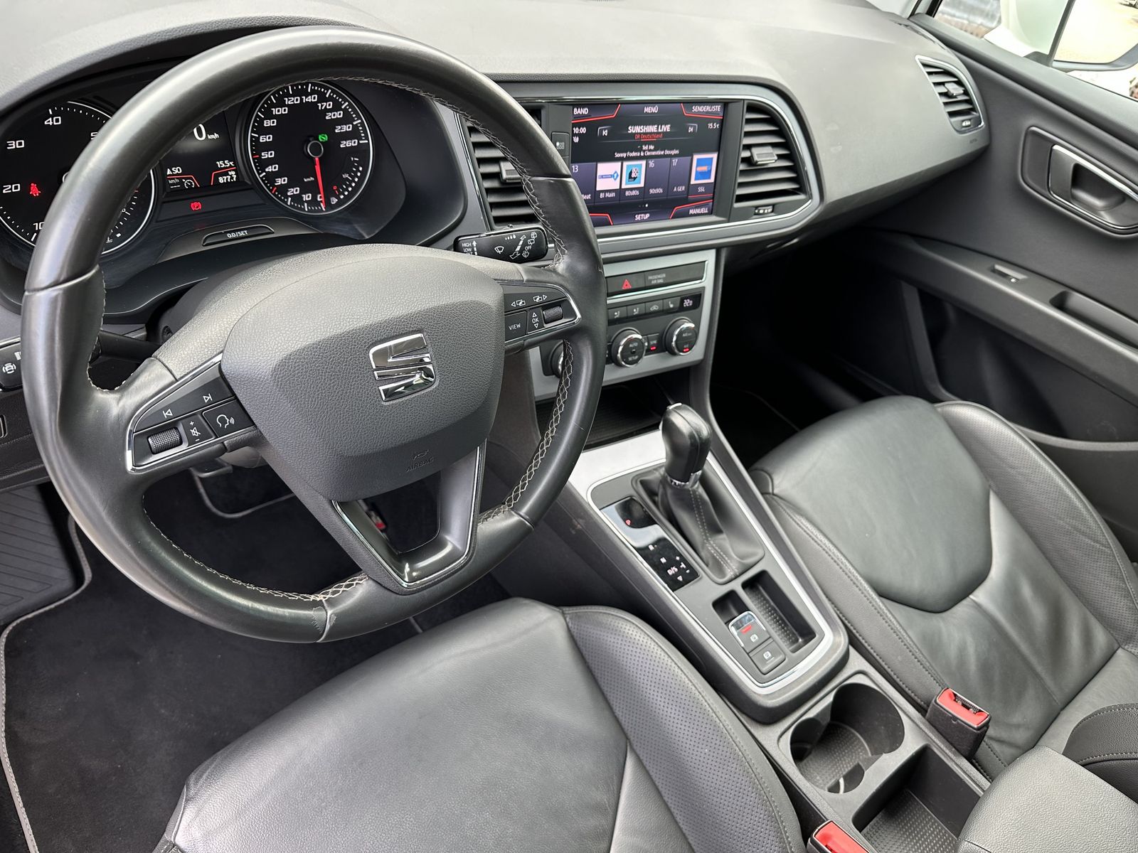 Fahrzeugabbildung SEAT Leon SpB 2.0 TDI DSG Style NAV+LED+AHK+ACC+BEATS