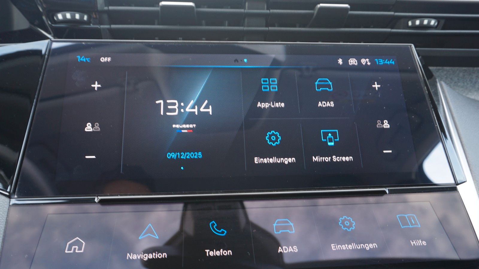 Fahrzeugabbildung Peugeot 308 SW Hybrid 180 Allure T.Leder,Navi,LED,SH,Kam