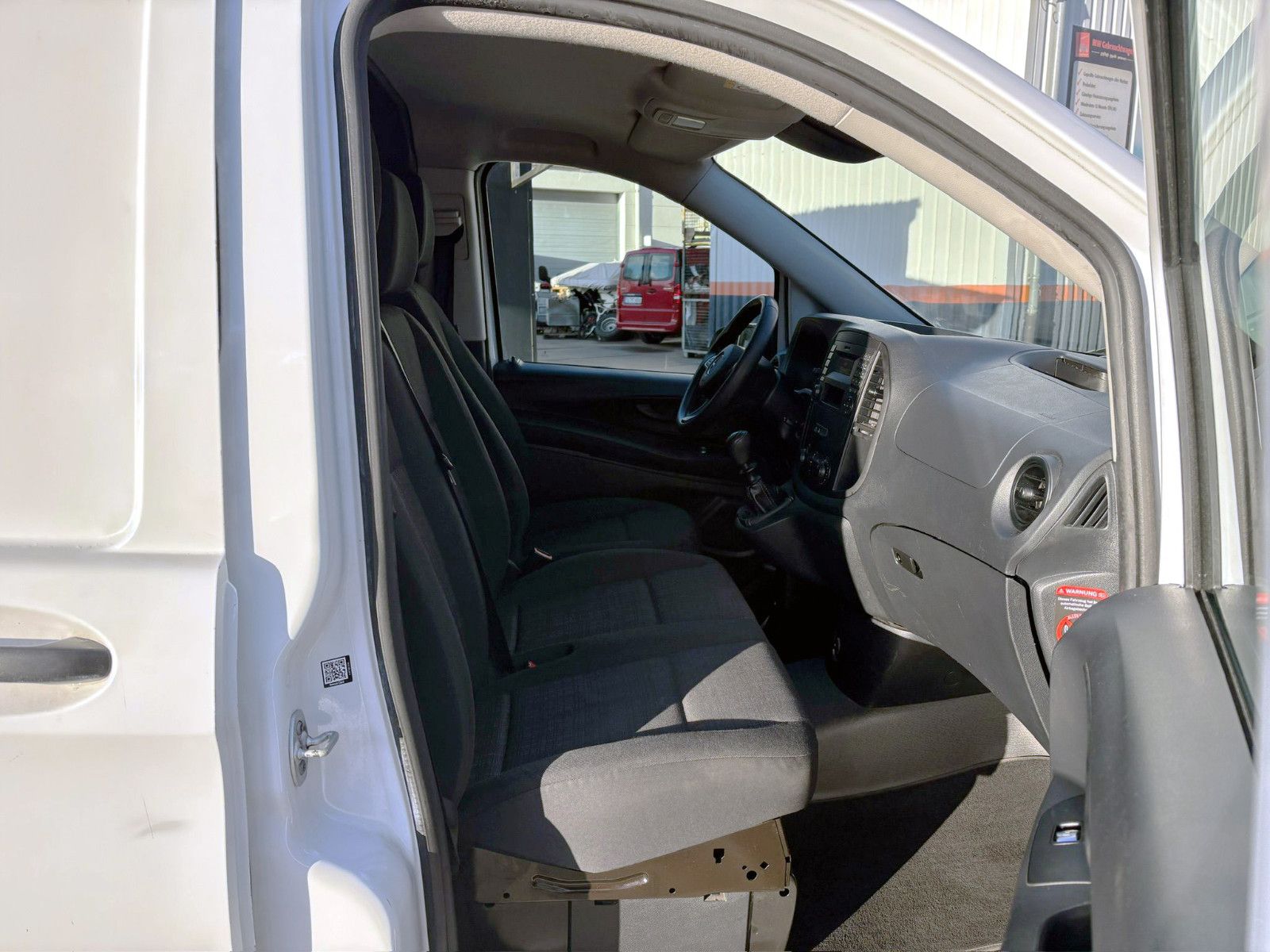 Fahrzeugabbildung Mercedes-Benz Vito Kasten 116 CDI RWD lang PDC Temp. AHK Klima