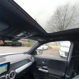 Mercedes-Benz EQB 250 - - silberne Mercedes-Benz EQB