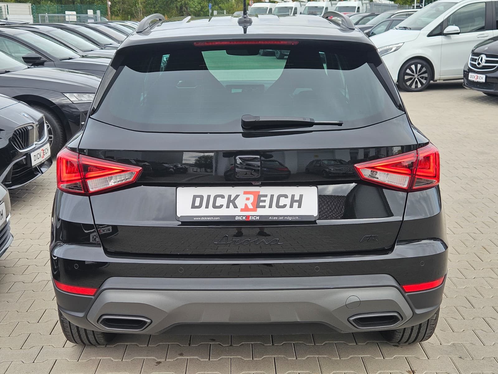 Fahrzeugabbildung SEAT Arona 1.5 TSI DSG FR Black Edition*LED*ACC*