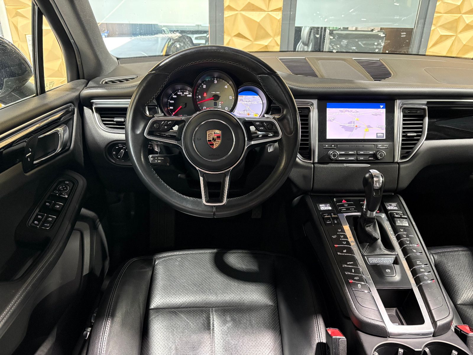 Fahrzeugabbildung Porsche Macan S Diesel/PANO/APPLE/NAVI/PDC/TEMPOMAT/SHZ