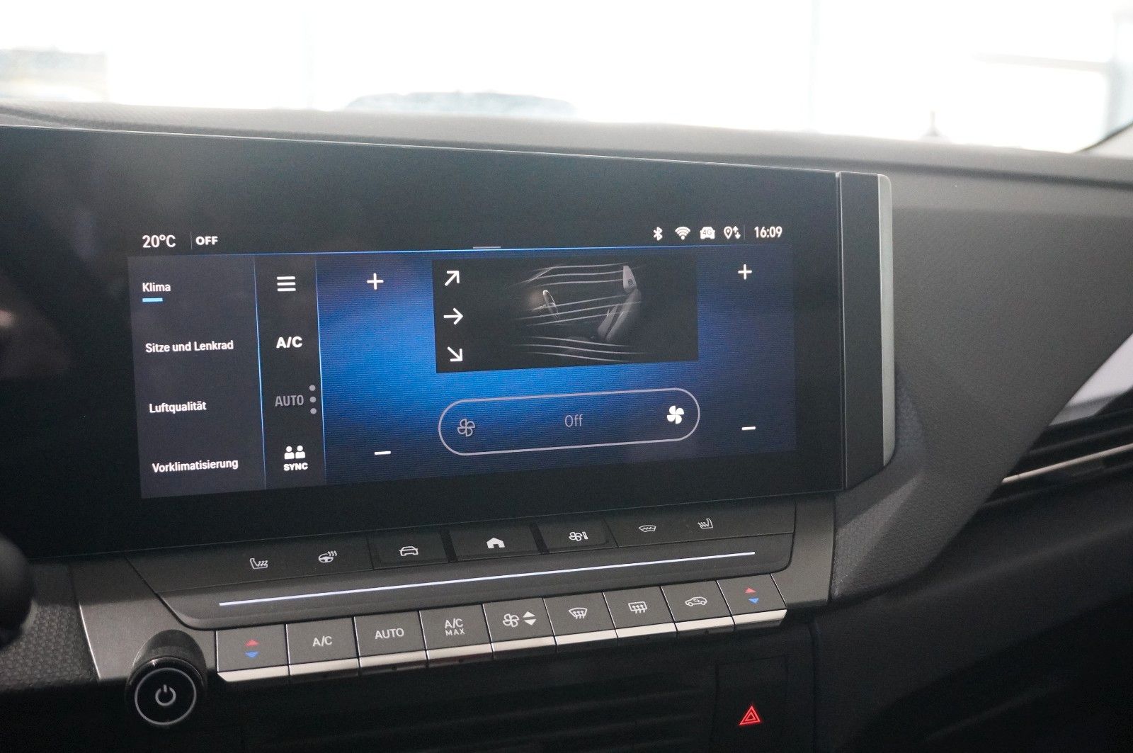 Fahrzeugabbildung Opel Astra L Lim. 1.6 HYBRID ELEGANCE NAVI/LED/KAMERA