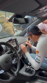 Hyundai i30 N Thierry Neuville 34/35 Signed - Hyundai: Limousine, I35
