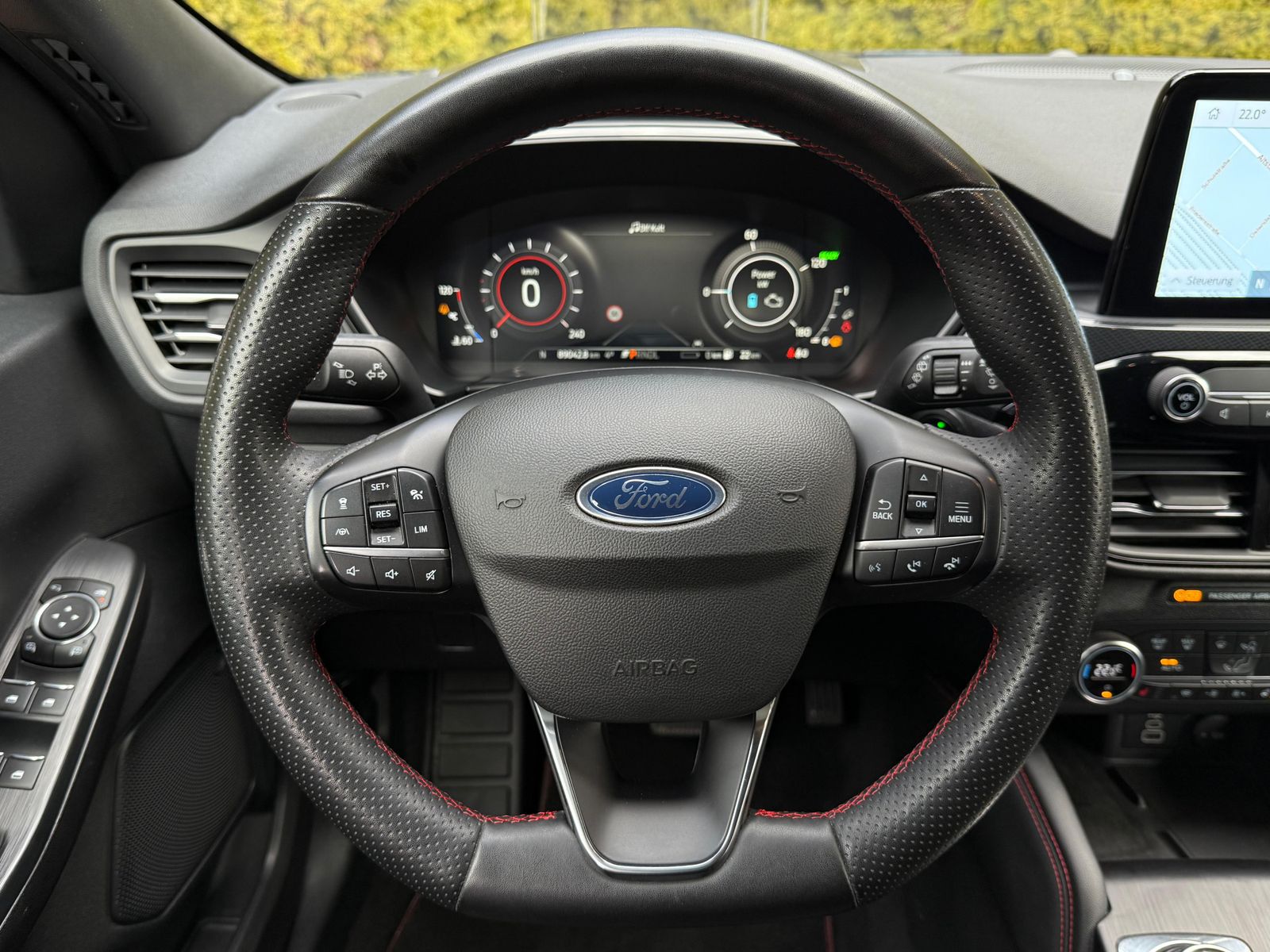 Fahrzeugabbildung Ford Kuga 2.0 PHEV ST-Line X LED+NAVI+SHZ+KAM+AHK+HuD