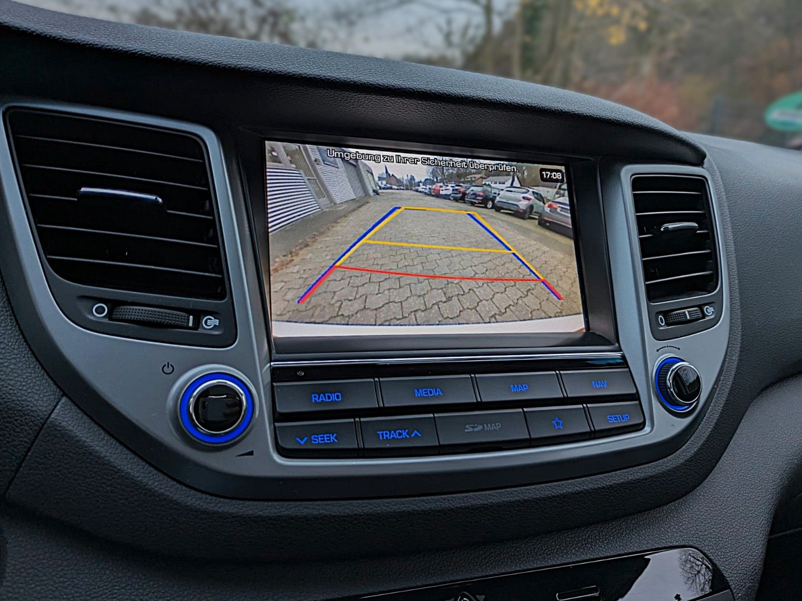 Fahrzeugabbildung Hyundai Tucson PREMIUM 4WD LEDER NAVI PANO PARKASS. LED