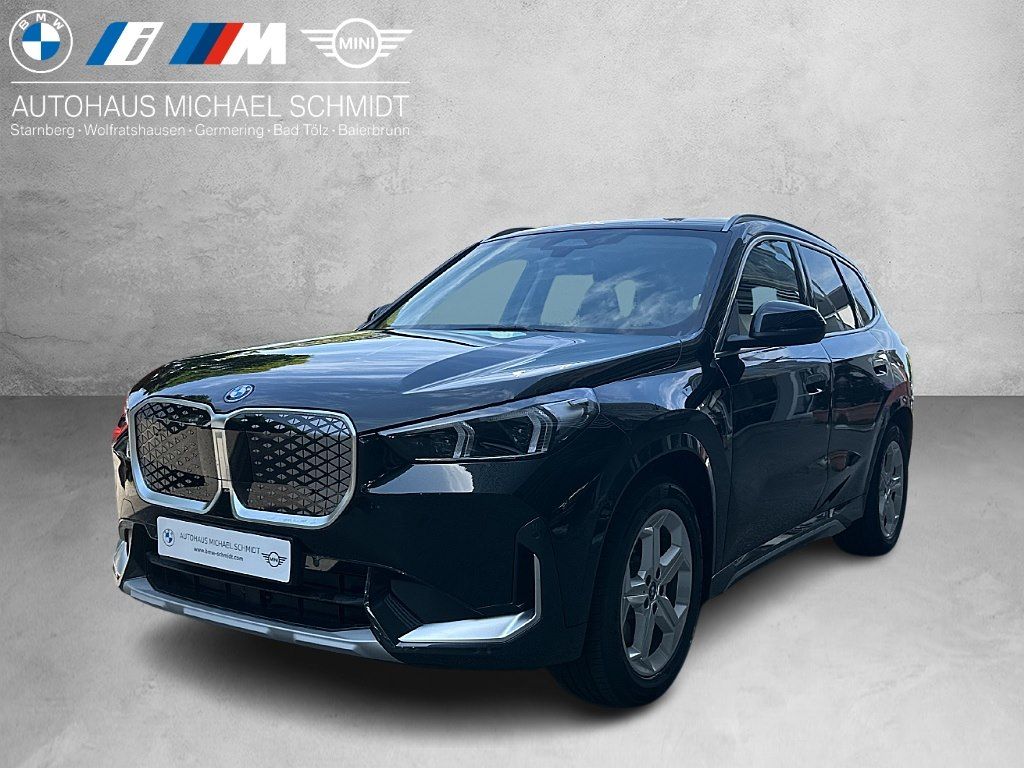 BMW iX1 xDrive30 xLine DAB LED RFK Komfortzg. Shz