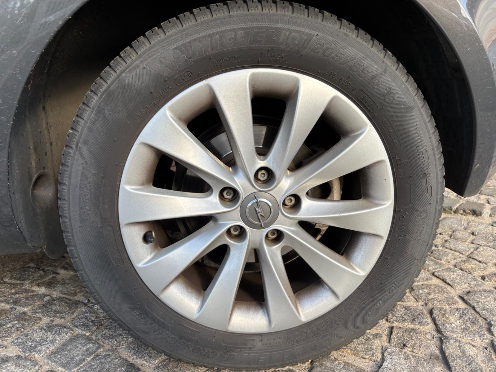 Opel Meriva 2015 — photo 7