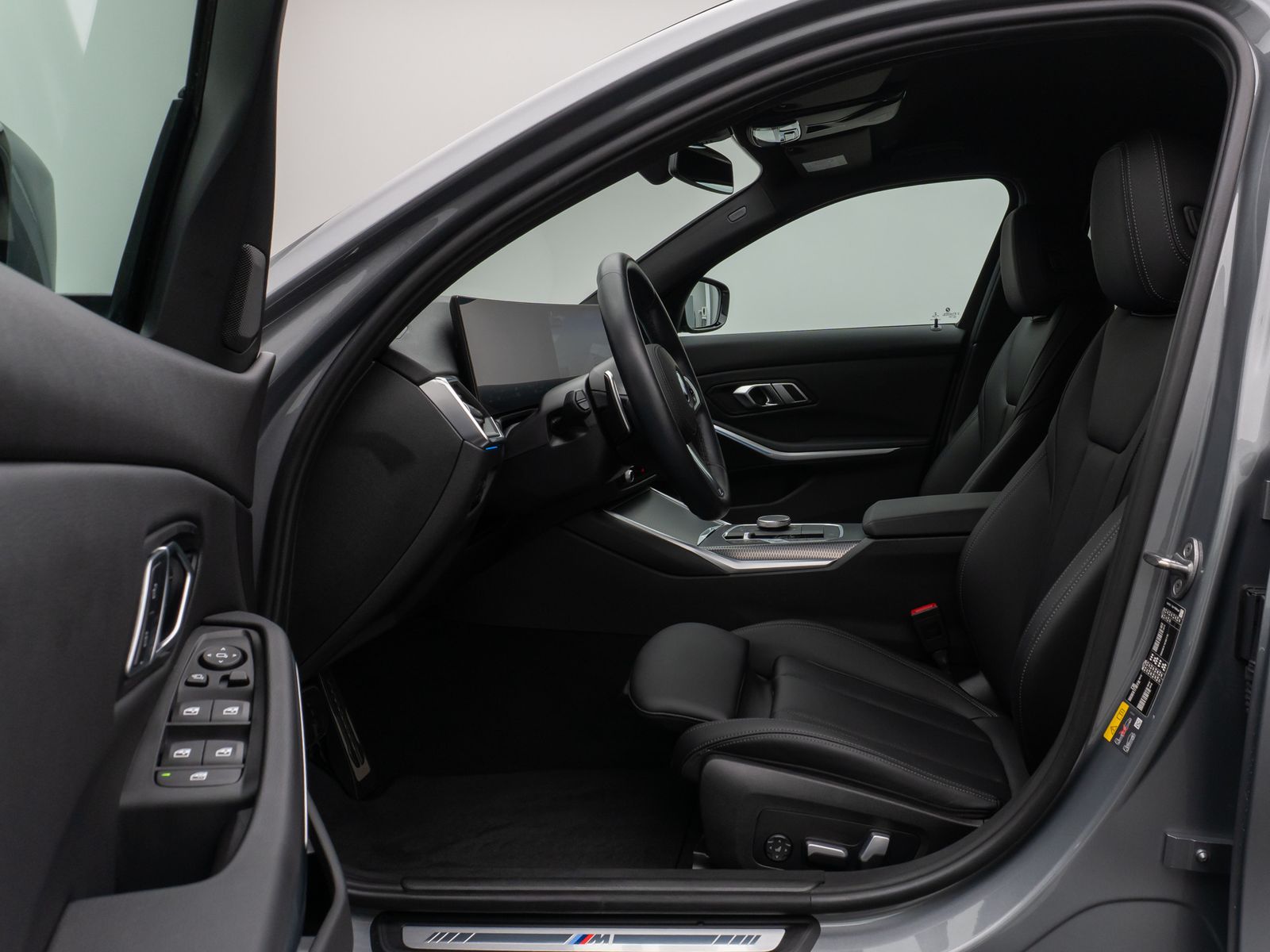 Fahrzeugabbildung BMW 330e M Sport Kamera DAB HiFi Stop&Go Komfort 19"