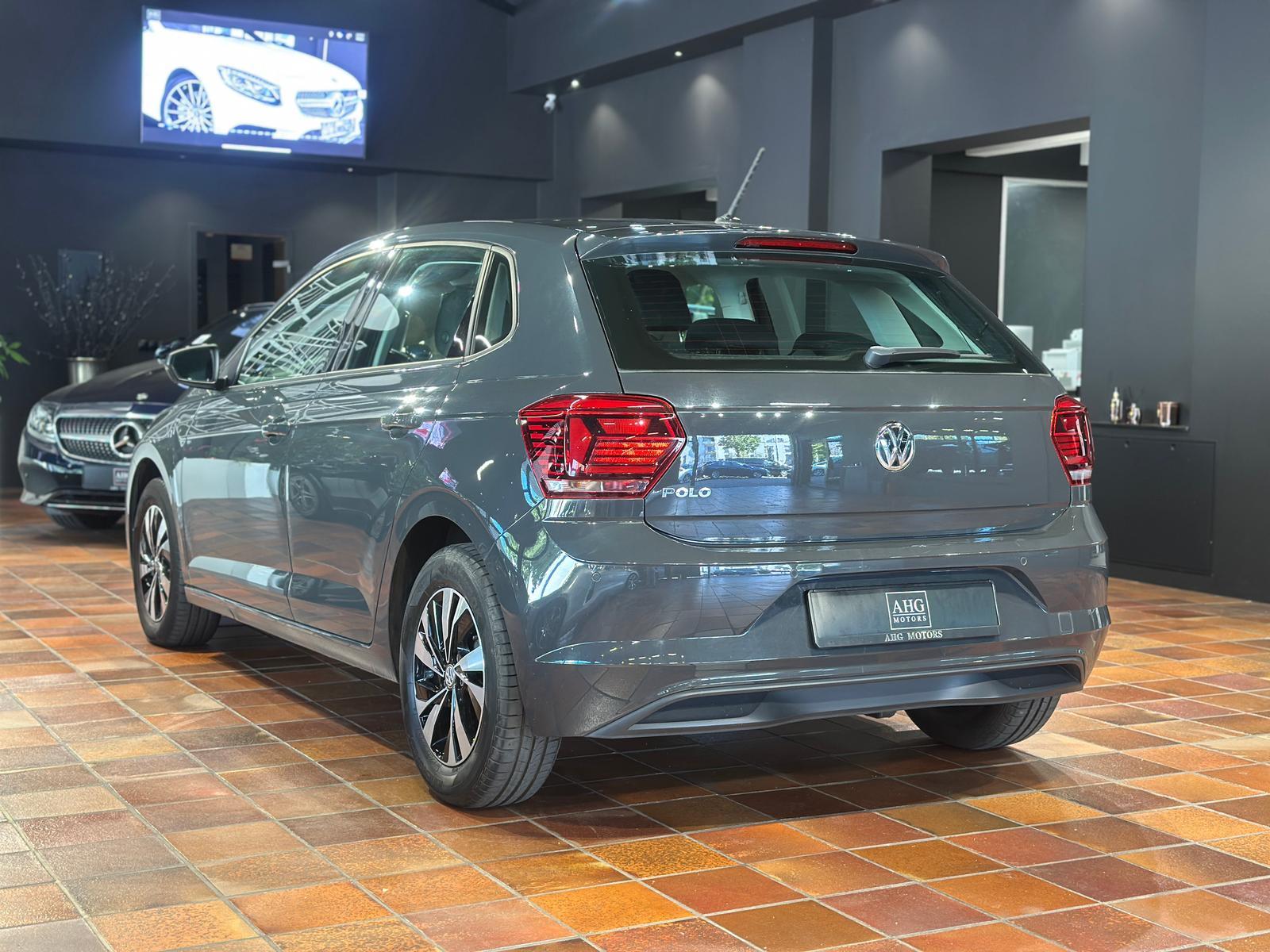 Volkswagen POLO COMFORTLINE KEYLESS TEMPOMAT PDC KAMERA NAV