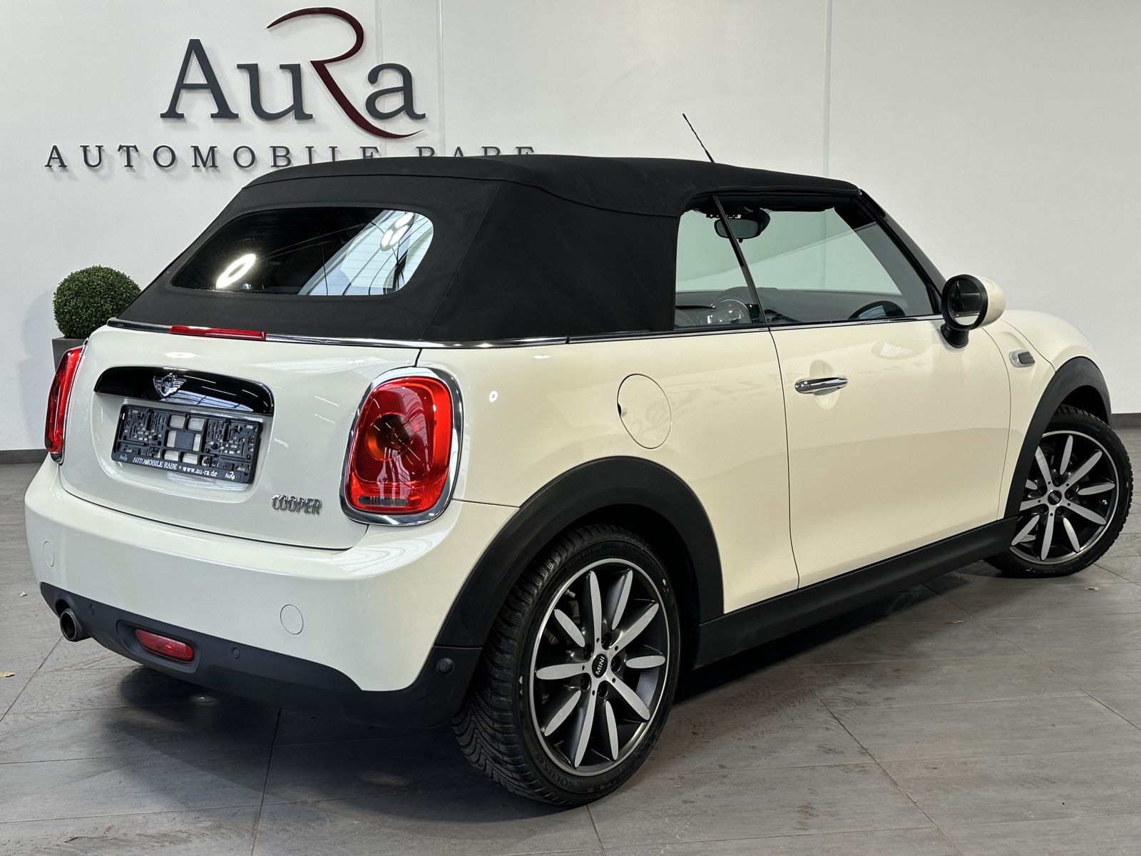 Fahrzeugabbildung MINI Cooper Cabrio Pepper NAV+SHZ+PDC+TEMPO+17ZO+2HD