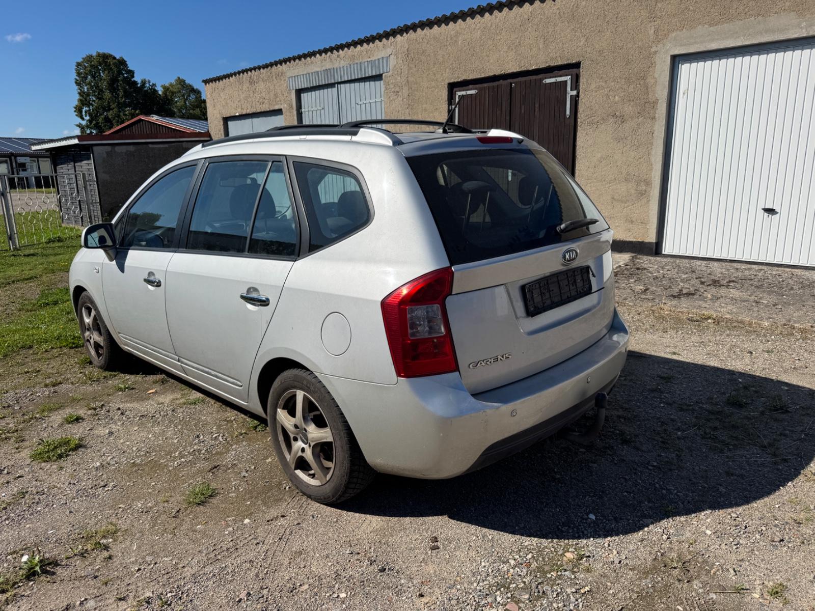 Kia Carens 2006 — engine 1.998 cm³, 144 HP (106kW)